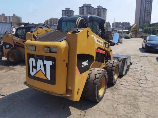 日本製の車輪積載機 カタピラー246C ユンニーエンジンとオリジナルペイント