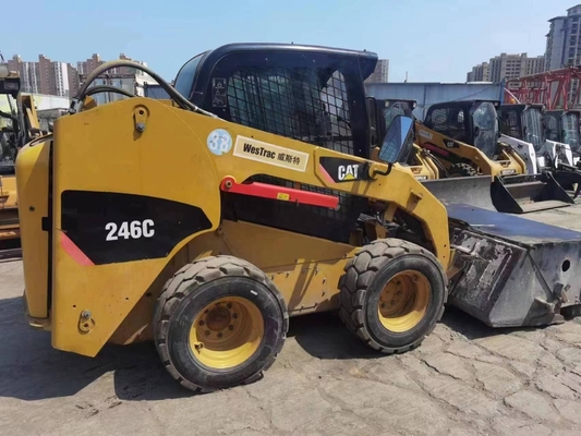 日本製の車輪積載機 カタピラー246C ユンニーエンジンとオリジナルペイント
