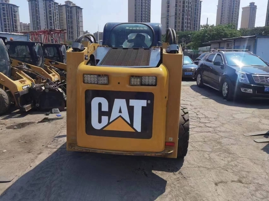 日本製の車輪積載機 カタピラー246C ユンニーエンジンとオリジナルペイント