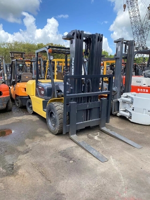 ほぼ5トンのKOMATSU FD50 FD35 FD40 FD45 EPAエンジン 46KWのパワーを持つ水力フォークリフト