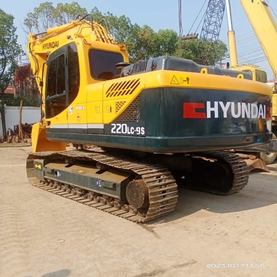 韓国で使用されたDigger Hyundai 220LC-9S エグババター 20 トン 0.3m3バケツ容量