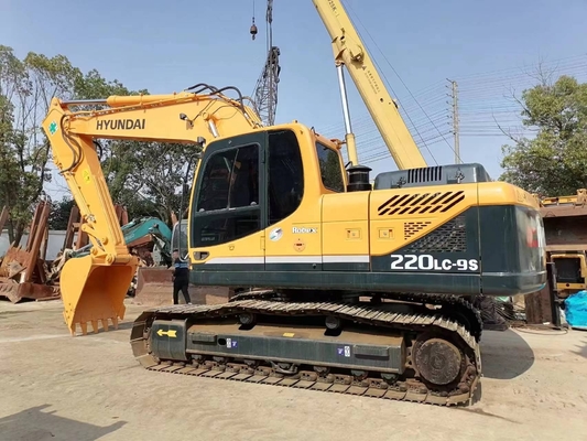 韓国で使用されたDigger Hyundai 220LC-9S エグババター 20 トン 0.3m3バケツ容量