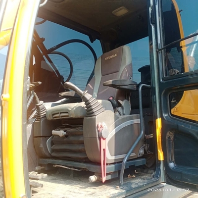韓国で使用されたDigger Hyundai 220LC-9S エグババター 20 トン 0.3m3バケツ容量