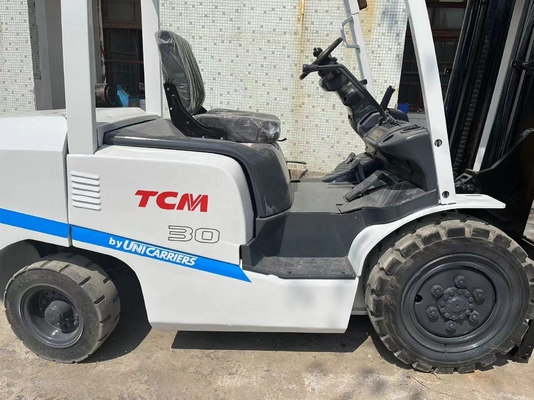 TCM 3トン 余分なボケの容量と3000kgの機械重量を持つ使用フォークリフト