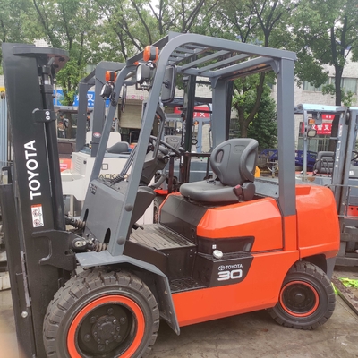 3000KG 2023年 TOYOTA 日本製 FDZN30 3トンのフォークリフト ディーゼルパレットリフティングトラック