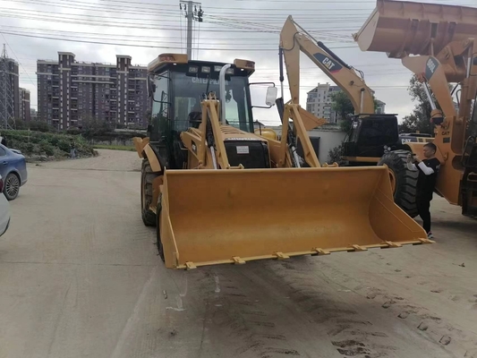 CAT 420F 日本製 リユアン液圧バルブ付き バックホーロード 15トンの稼働重量