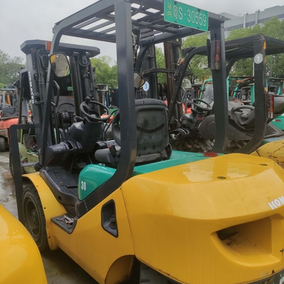 3000 kg 重量 倉庫コンテナ用の3トンのパレットリフティングトラック KOMATSU FD30