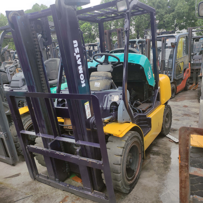 3000 kg 重量 倉庫コンテナ用の3トンのパレットリフティングトラック KOMATSU FD30