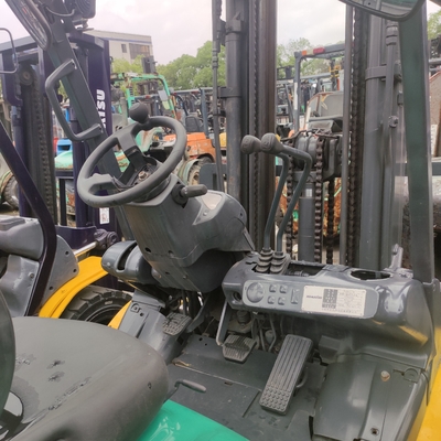 3000 kg 重量 倉庫コンテナ用の3トンのパレットリフティングトラック KOMATSU FD30