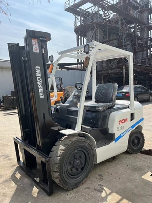 TCM FD30 3トンのミニフォークリフト ディーゼルエンジン 倉庫コンテナパレットリフティングトラック