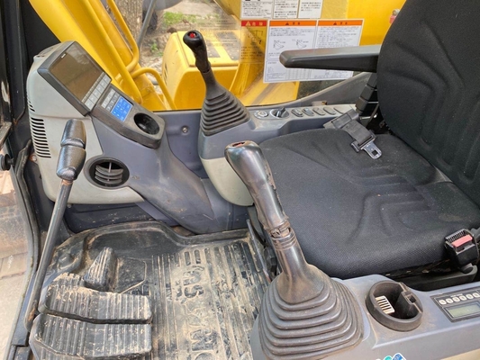日本製のコマツー 24トン掘削機 PC240 原油