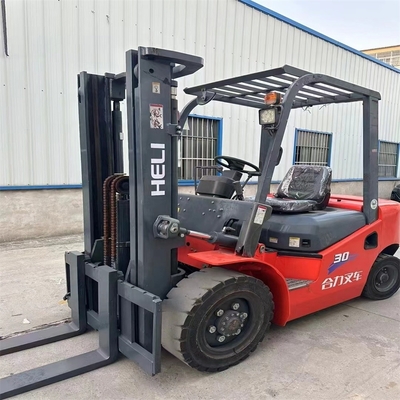 3000 KG USEDフォークリフト CPCD 30 3 トンのヘリ用の建設機械