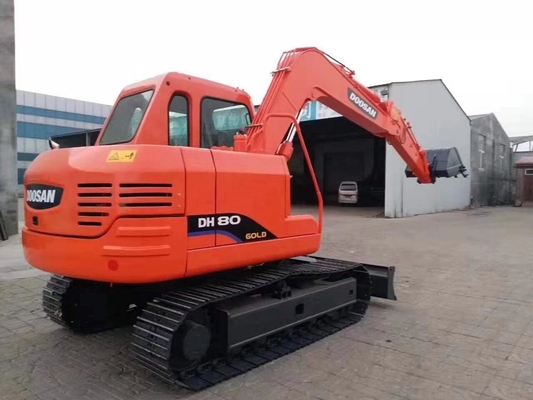 日本でオリジナルの塗料とリユアン水力シリンダーで使った Doosan DH80 掘削機