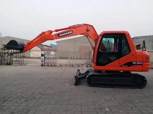 日本でオリジナルの塗料とリユアン水力シリンダーで使った Doosan DH80 掘削機