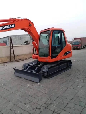 日本でオリジナルの塗料とリユアン水力シリンダーで使った Doosan DH80 掘削機