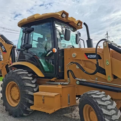 CAT 420F 20トンの稼働重量と0〜2000時間の作業時間を持つ古着バックホーローダー