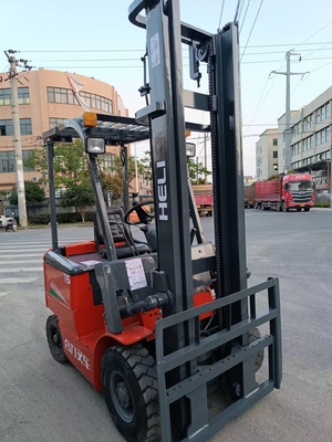 オリジナルペイント HELI A15 1TON 貨物での自動パレットリフティングのための中古トラック