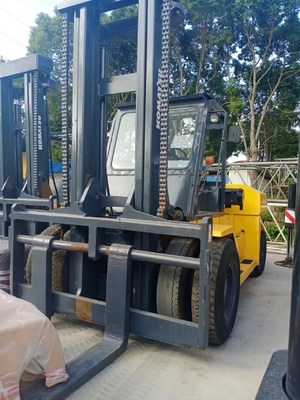 20トンのディーゼルフォークリフト KOMATSU FD200 建材店のコンテナ処理用