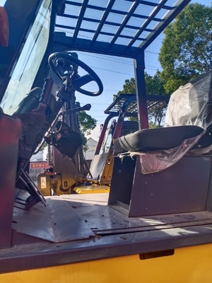 20トンのディーゼルフォークリフト KOMATSU FD200 建材店のコンテナ処理用