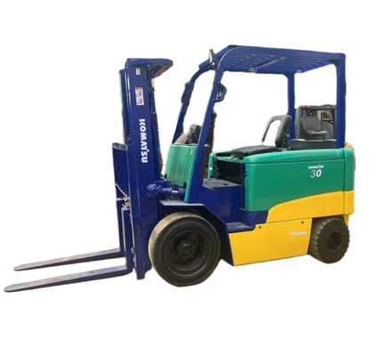 コンテナ取り扱い KOMATSU FD30 3トンのディーゼル ミニ デューティフォークリフト