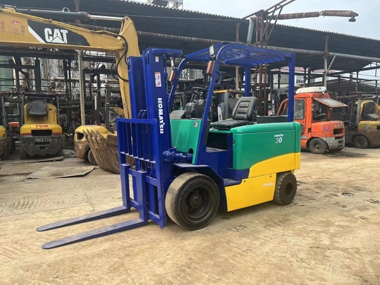 コンテナ取り扱い KOMATSU FD30 3トンのディーゼル ミニ デューティフォークリフト