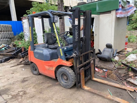 中古ディーゼルパワー トヨタ FD15 ミニフォークリフト トラック 優れた作業状態 1.5 トン
