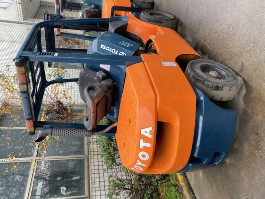 日本 トヨタ FD30 ディーゼルフォークリフト 3 トンパレットリフティングトラック