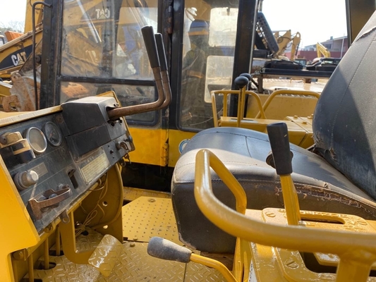 CAT D3C クローラーブルドーザーは良好な状態で 67KWのパワーと CAT 水力シリンダー