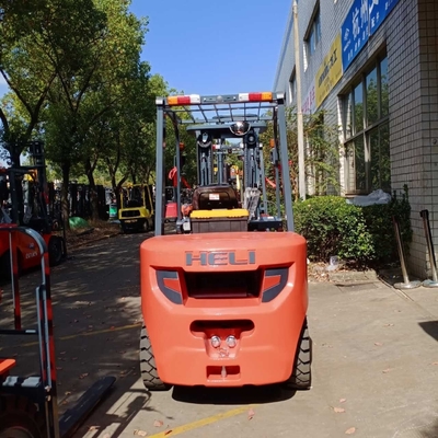 3トンのフォークリフト FD30 3マスト オートマティック/マニュアル 日本ヘリコプター