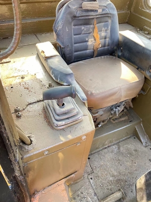 中古のCAT D5M ミニブルドーザー