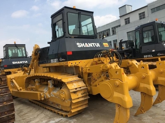 山を押すのに使われた水力大型ブルドーザーSD22