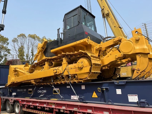 山を押すのに使われた水力大型ブルドーザーSD22