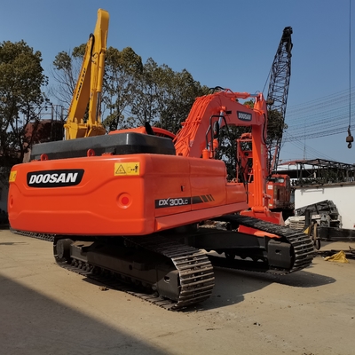 DOOSAN DX300LC 掘削機 30TON 稼働重量 強力なパワー 駆動式掘削機