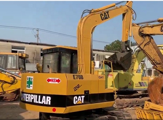 CAT E70B 耐久性のある水力シリンダーと長寿命のクローラー掘削機