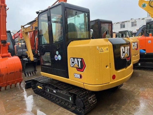 CAT 306E 7トンの中古ミニ掘削機 労働時間と性能が低い