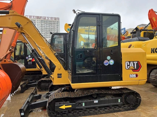 CAT 306E 7トンの中古ミニ掘削機 労働時間と性能が低い