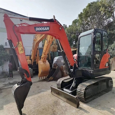 上海で手頃な価格で使った Doosan Dx60 6トンのクローラール掘削機 素晴らしい状態