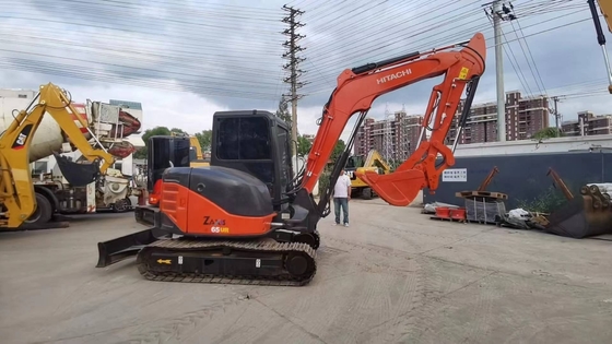 中古のHITACHI 65掘削機 6.5t ミニクローラー掘削機 2022年の建設機械