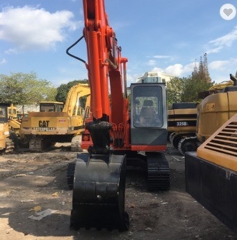 HITACHI EX100 掘削機 10 トンのクローラー掘削機 2022年にHITACHI 水力ポンプ