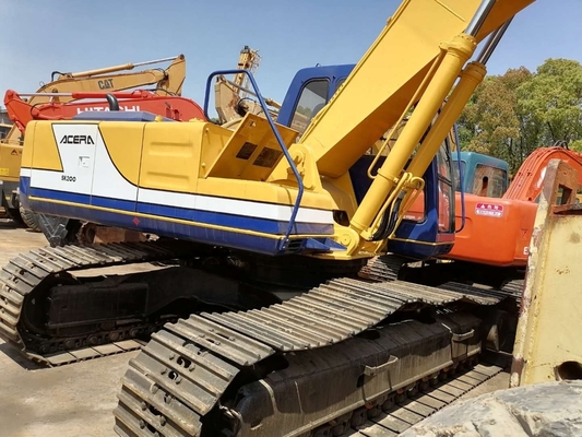 良い状態で 1.2m3 バケツ容量を持つ Kobelco SK200 中古 クローラー 掘削機