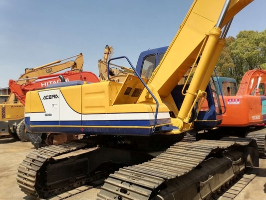良い状態で 1.2m3 バケツ容量を持つ Kobelco SK200 中古 クローラー 掘削機