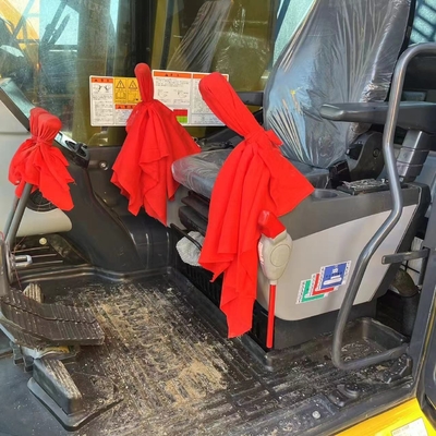 中古掘削機 KOMATSU PC210-8 労働時間が少ない状態で