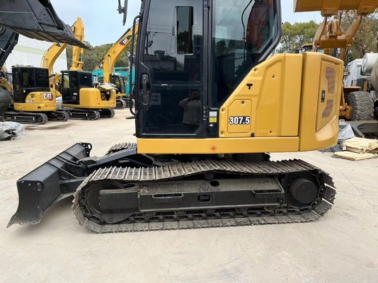 CAT 307.5 日本製 中古ミニ掘削機 7500KG 機械重量