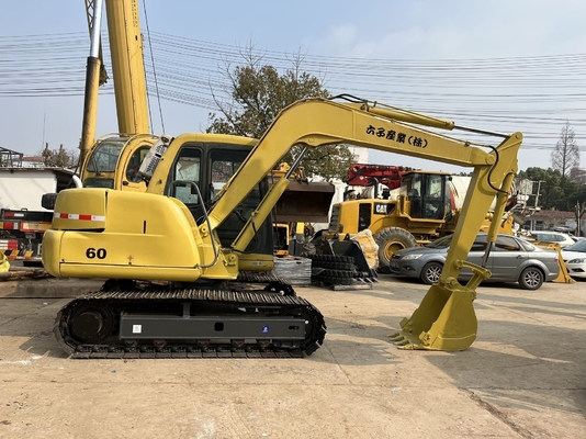 日本 6トンのクローラー KOMATSU PC60 掘削機 中古 移動機械 ミニ掘削機