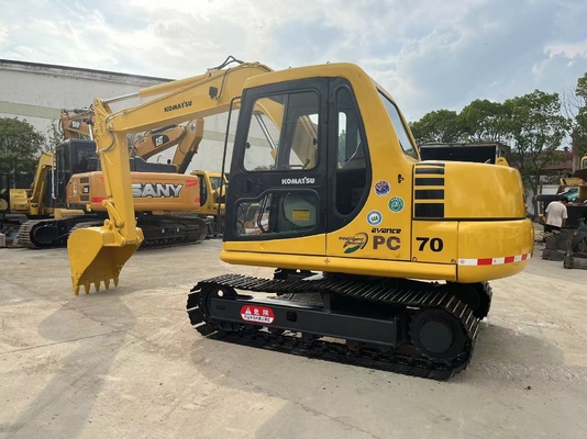 中古のコマツー PC70 掘削機 容量は0.38m3