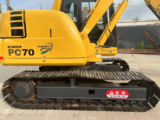 中古のコマツー PC70 掘削機 容量は0.38m3