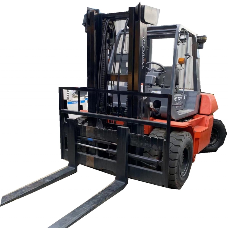 日本製 7トンのディーゼルエンジンフォークリフト トヨタ FD70 倉庫コンテナ 中古
