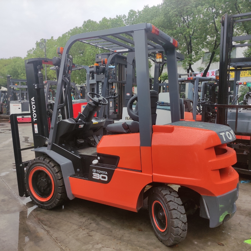 3000KG 2023年 TOYOTA 日本製 FDZN30 3トンのフォークリフト ディーゼルパレットリフティングトラック