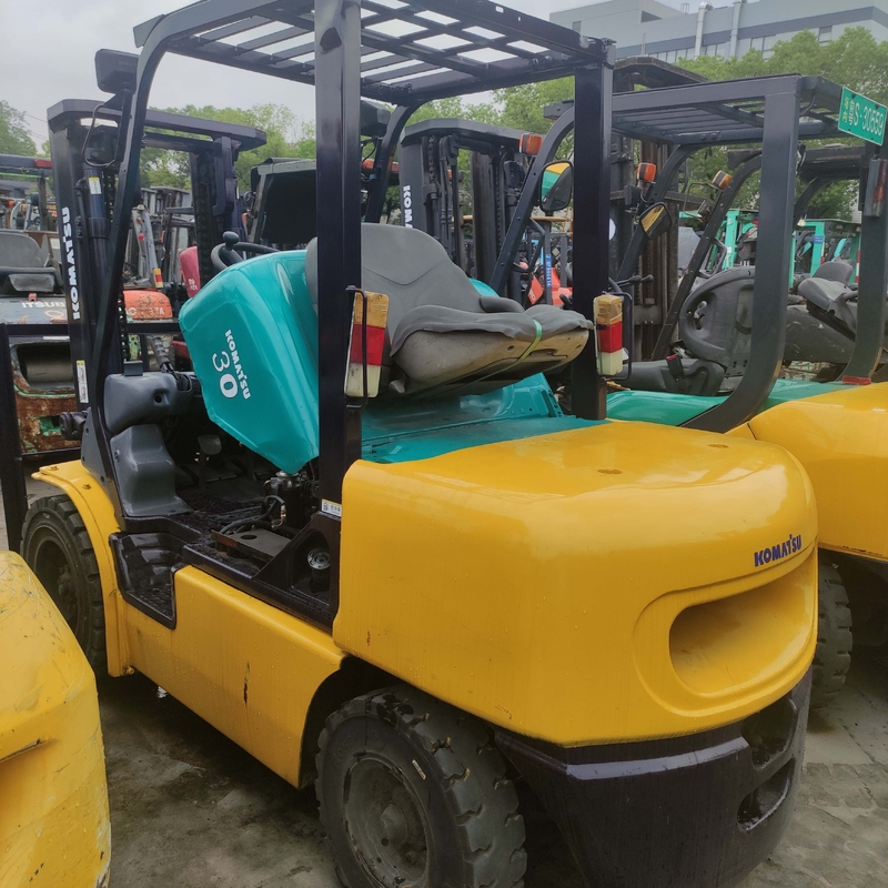 3000 kg 重量 倉庫コンテナ用の3トンのパレットリフティングトラック KOMATSU FD30