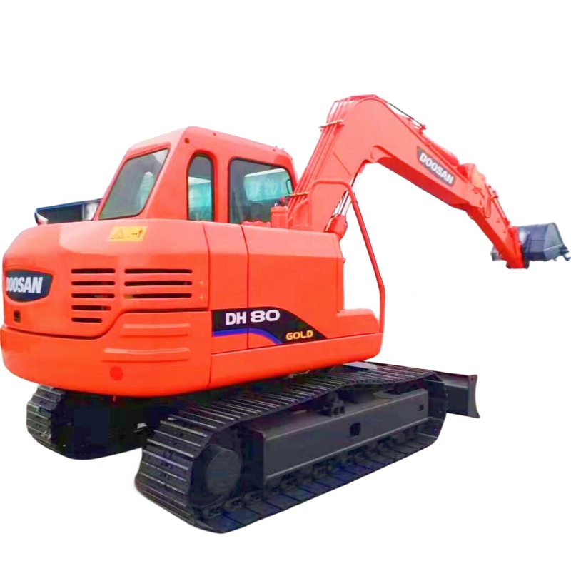 日本でオリジナルの塗料とリユアン水力シリンダーで使った Doosan DH80 掘削機
